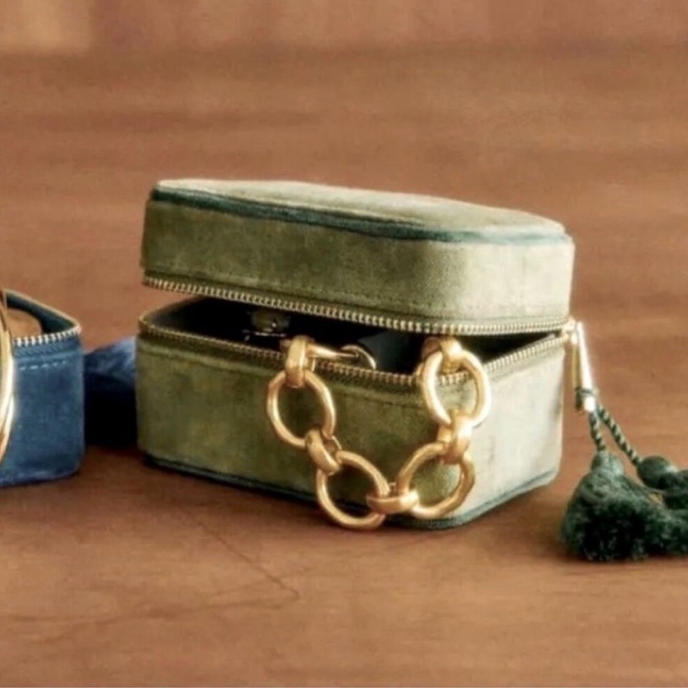 Sezane green velvet jewelry travel case like new